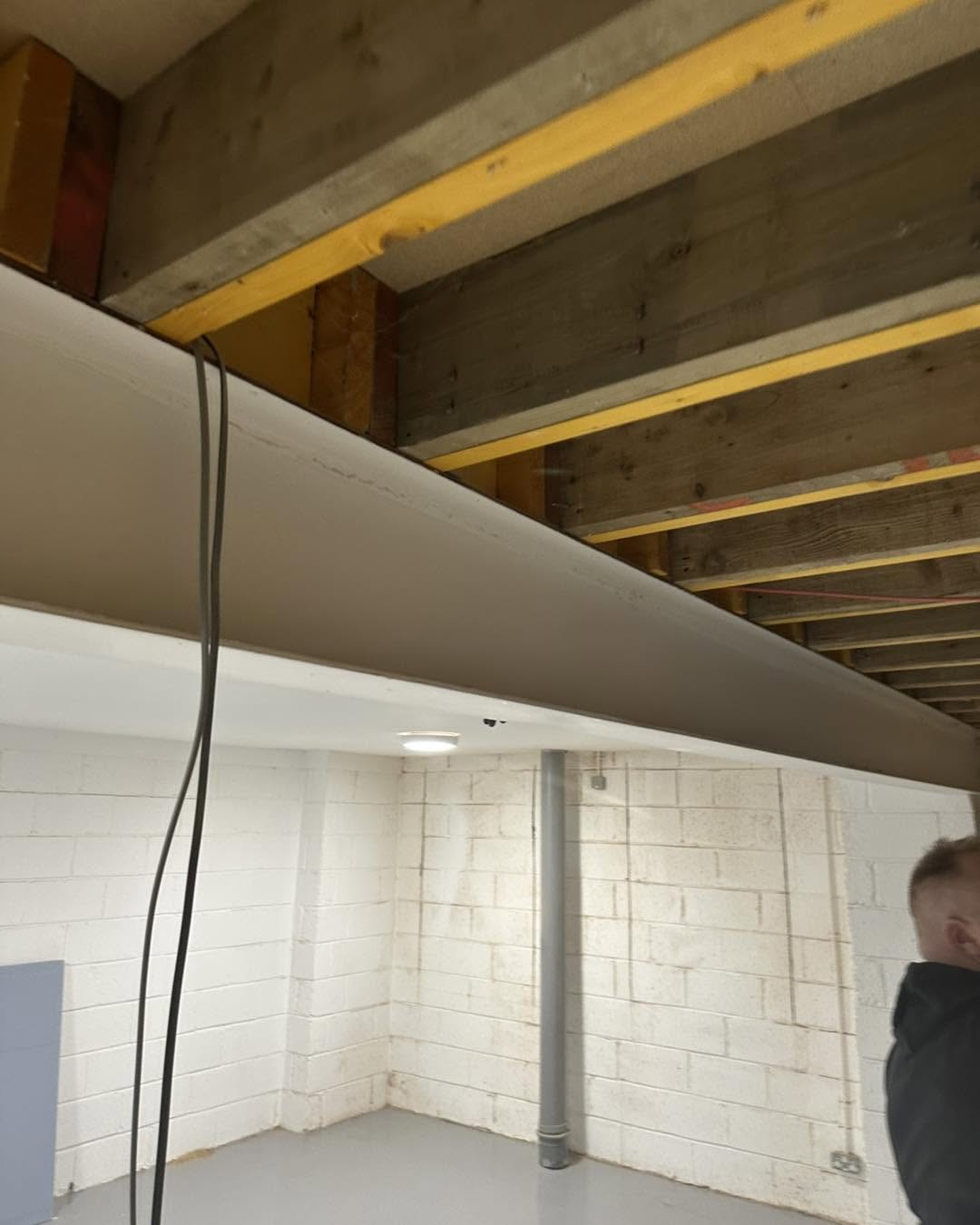 Ceiling and bulkhead construction during the commercial interior fit-out